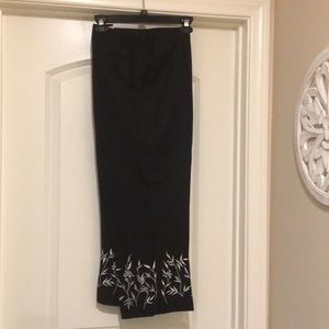 Cute Black capris with fine stitch detail at hem